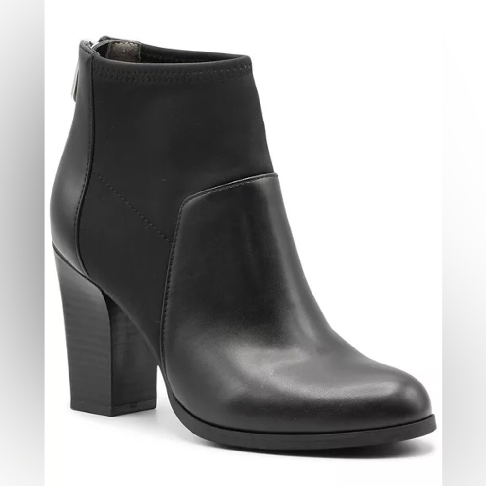 Adrienne Vittadini Black Ankle Booties Size 10